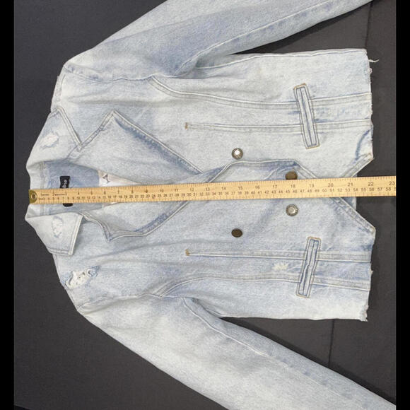 Revolve Retrofête Vivienne Denim Distressed Preppy Designer Jacket SMALL - Picture 11 of 15